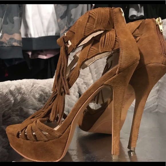 Tan Suede Leather heels Woman’s size 7.5 - Picture 4 of 5